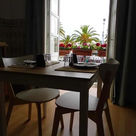 לינה וארוחת בוקר Bea's